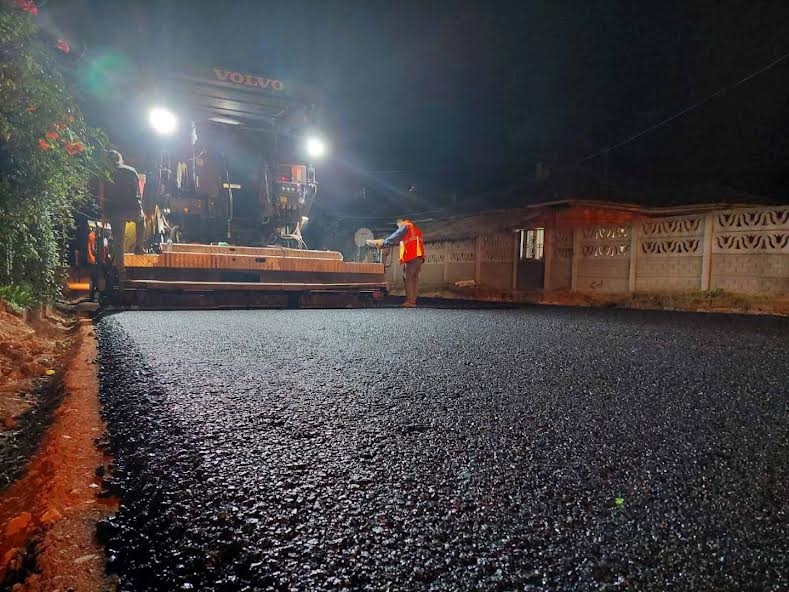 Kartepe Sarımeşe Şenlik Caddesi asfaltlandı