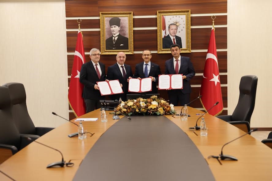 ABDİ İPEKÇİ’YE AİLE SAĞLIĞI VE KÜLTÜR MERKEZİ İÇİN PROTOKOL İMZALANDI