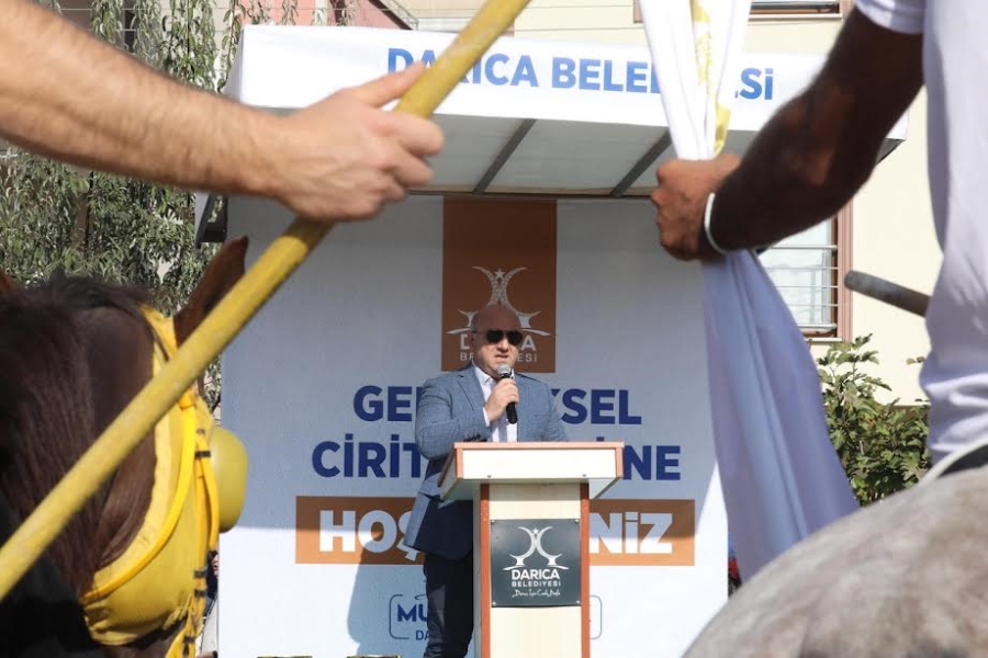 DARICA’DA GERÇEKLEŞEN CİRİT ŞÖLENİNİ BİNLERCE VATANDAŞ İZLEDİ