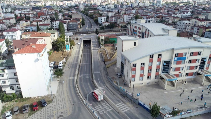 Büyükşehir, Darıca Okul Yolu Caddesi’nde yaya üstgeçidi yapıyor