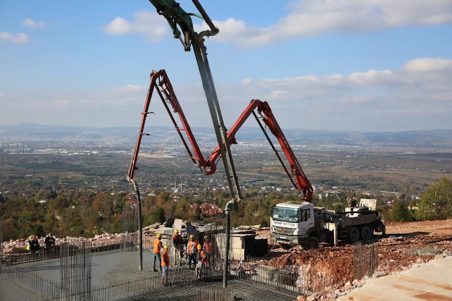 Teleferik projesinde temel betonu atıldı