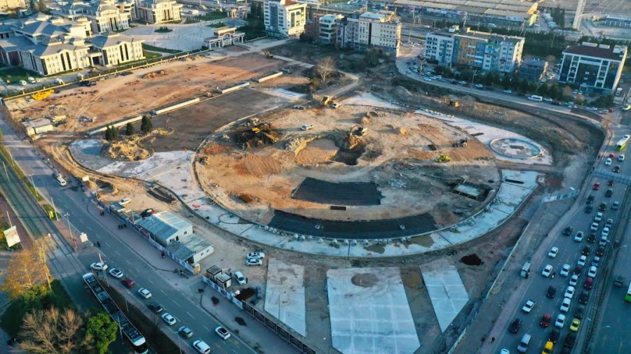 Milli İrade Meydanında saha imalatlarına devam   