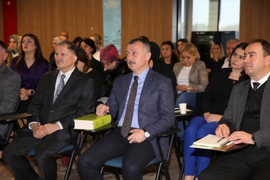  Büyükakın: Hukukçular medeniyet inşa ediyor