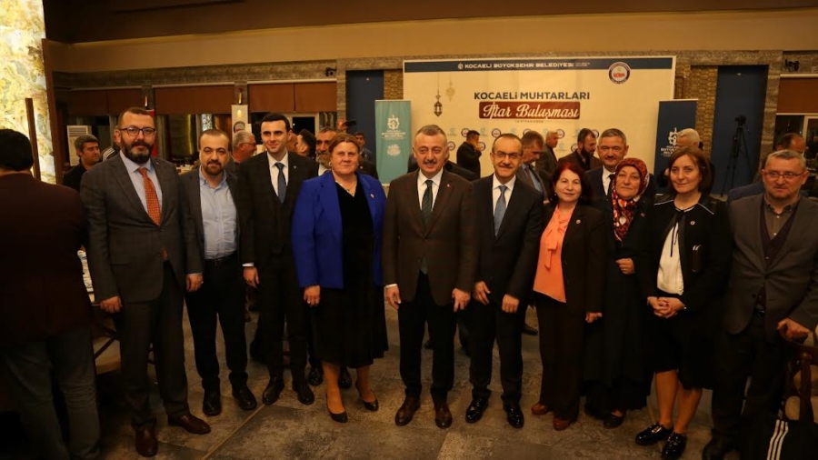 Yavuz ve Büyükakın, iftarda muhtarlarla bir araya geldi