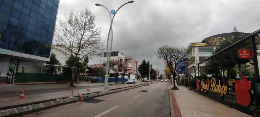 İzmit Demokrasi Bulvarının çehresi değişiyor