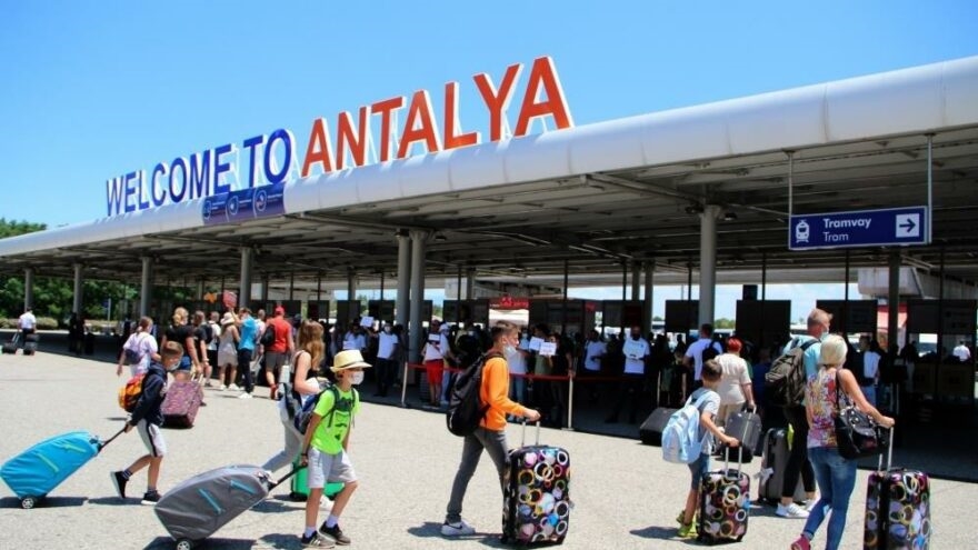 Antalya’ya hava yoluyla gelen turist sayısı 1 milyonu geçti