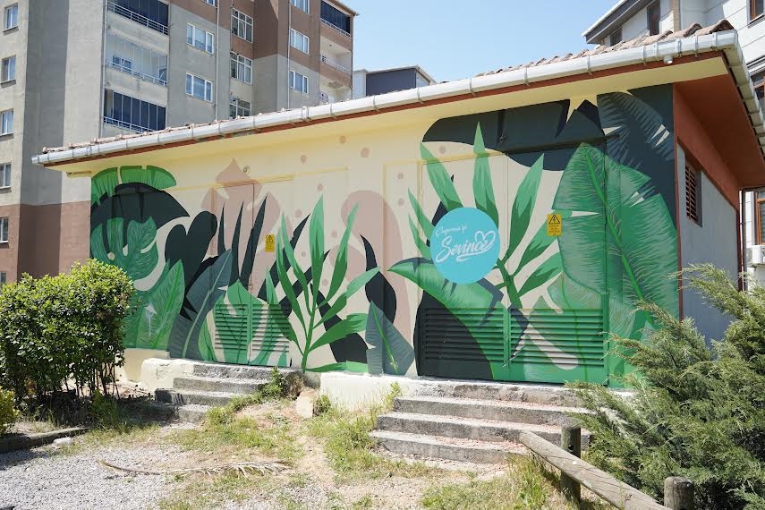 Trafolar sanat eserine dönüştü