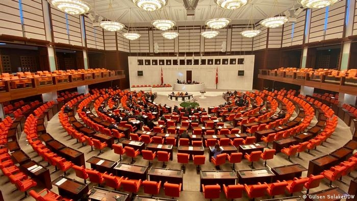 MHP 4, AK Parti ise 3 parti ile görüşmeyecek