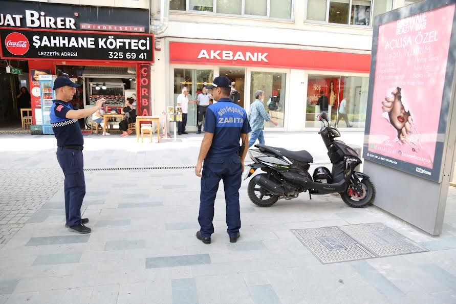 Cumhuriyet Bulvarında öncelik yayanın