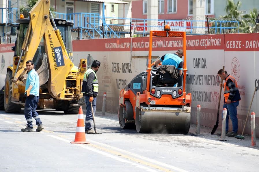 Darıca İstasyon Caddesi’nde yol onarımı