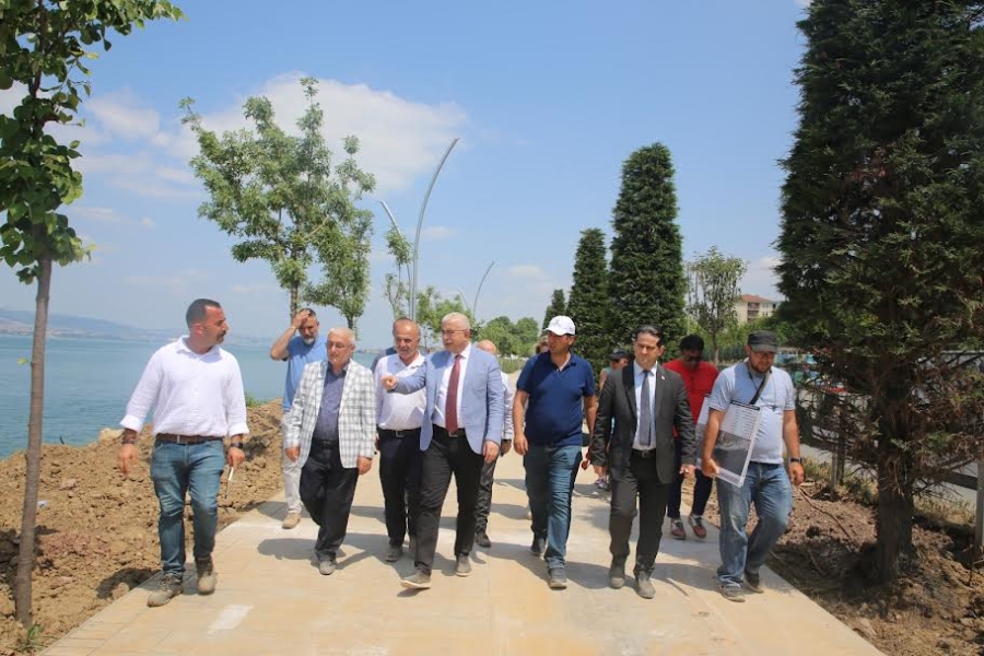 Gündoğdu, Değirmendere- Halıdere sahil düzenleme çalışmalarını inceledi