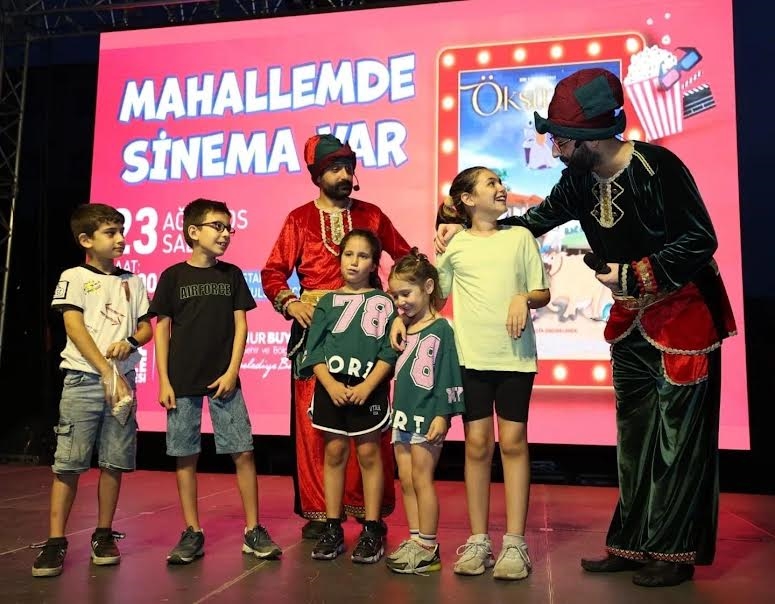 Gebzeli çocukların mahallelerde sinema keyfi