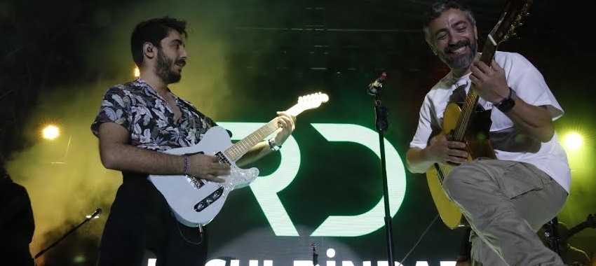 Resul Dindar hem coştu hem de coşturdu