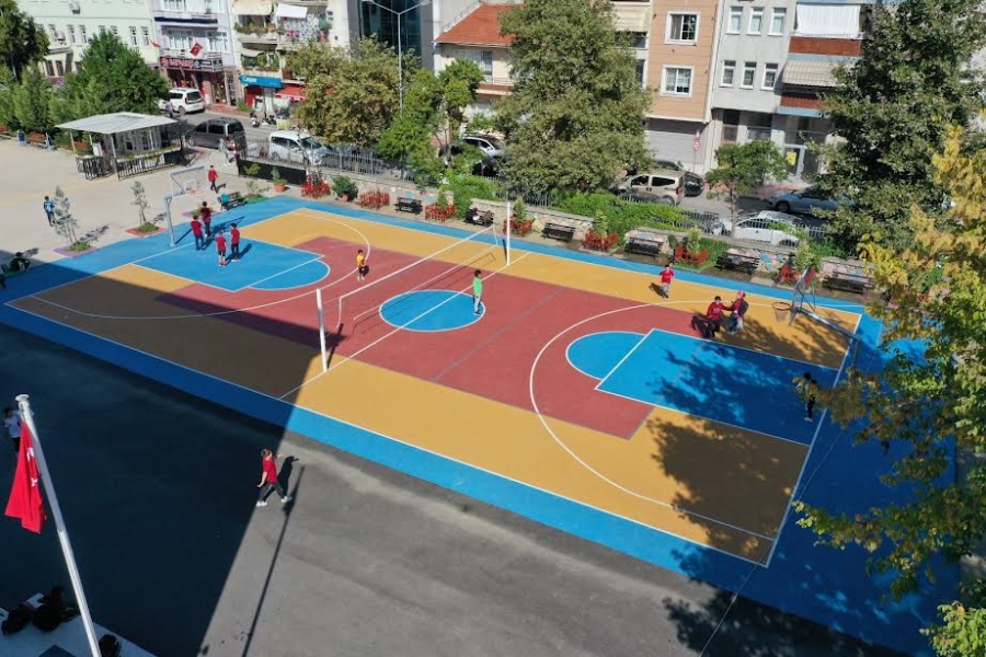 Büyükşehir’den 106 okula daha basketbol ve voleybol sahası