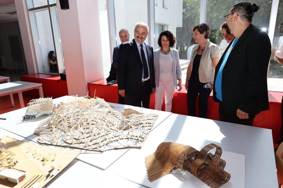 Başkan Büyükgöz GTÜ’lü gençlerle deneyimlerini paylaştı