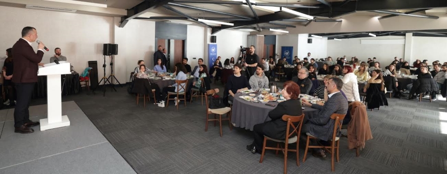 Üniversiteli gençler sordu, Büyükakın cevap verdi