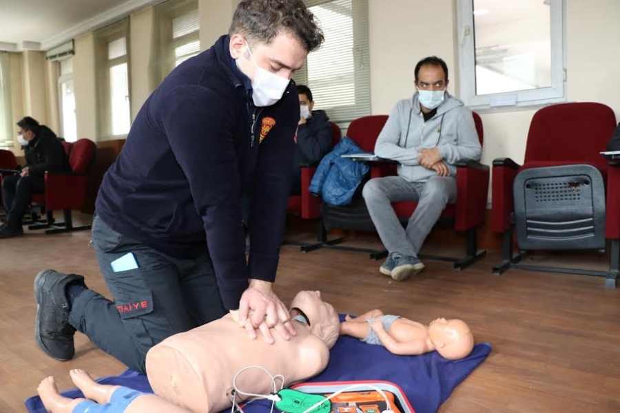 740 kişiye temel ilkyardım eğitimi