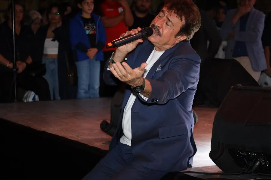 Ahmet Selçuk İlkan, şiirleri ile Kocaelileri mest etti