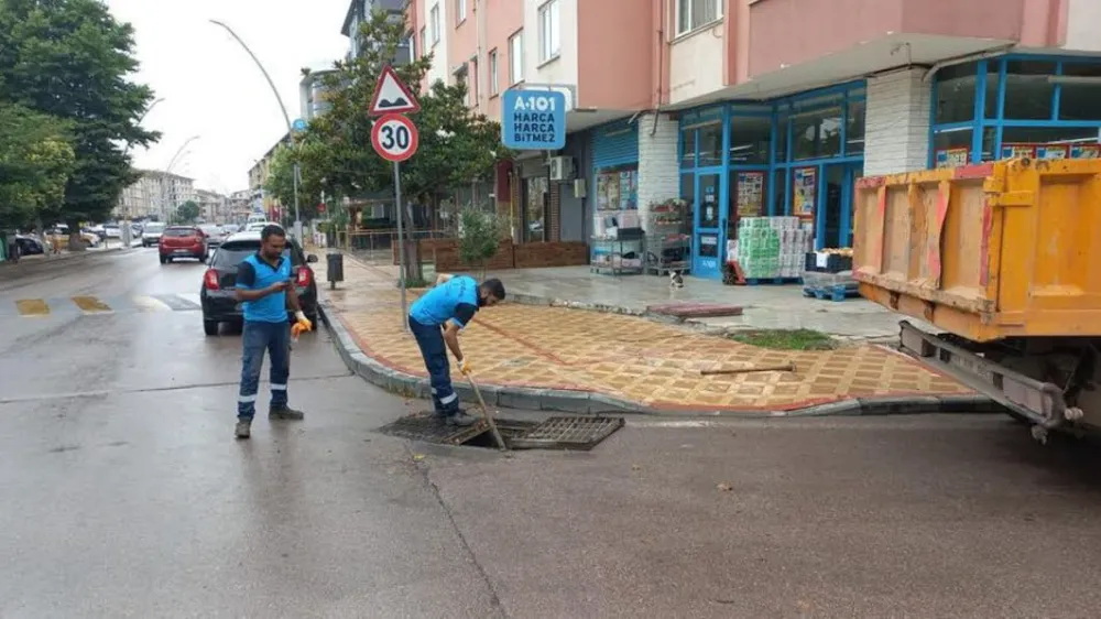 Büyükşehir, sağanak yağış öncesi teyakkuza geçti