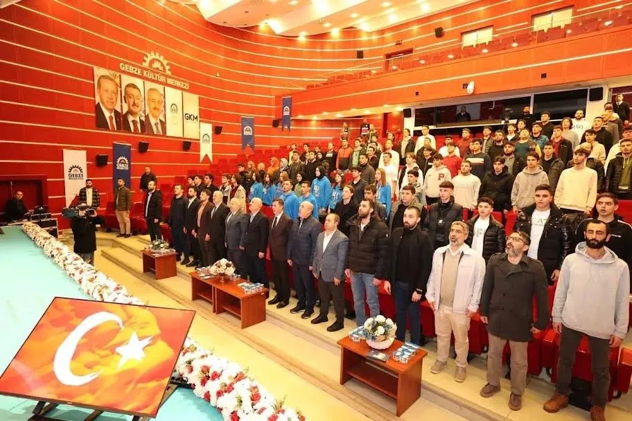 Başkan Büyükgöz, Gebzeli  Gençlere Hizmetleri Anlattı