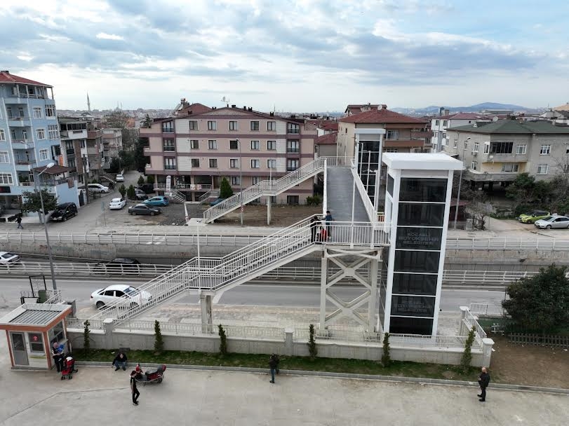 Darıca Okul Yolu Caddesi’nde üst geçit tamam