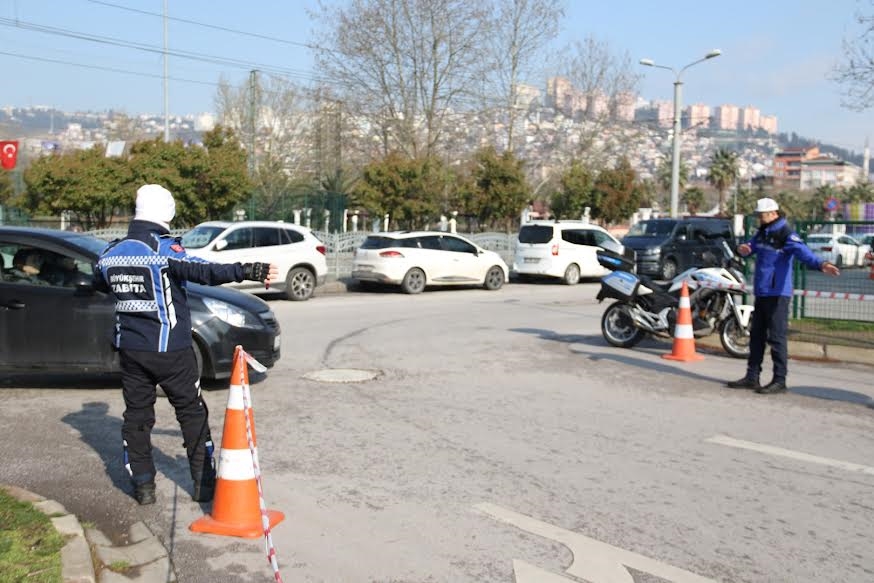 Büyükşehir Zabıtasıyla güvenli pazar alışverişi