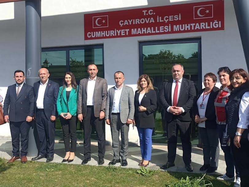 Serap Çakır, Çayırova’da esnaf ve muhtarları ziyaret etti