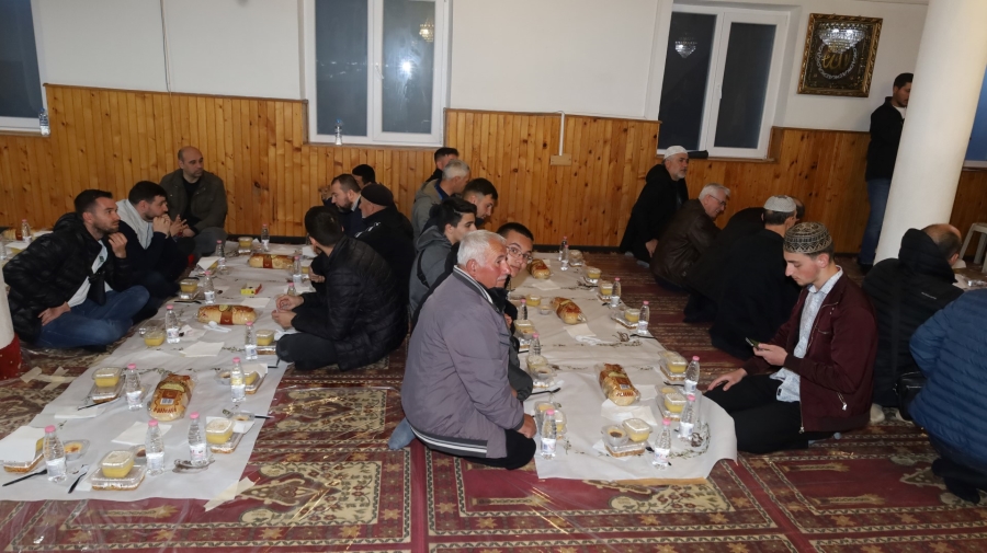 Büyükşehir, Balkanlarda 2 bin kişiye iftar verdi