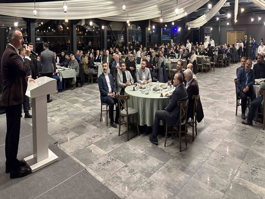 Kalpleri birbirine yaklaştıran Ramazan’da insanlık için dualar edildi