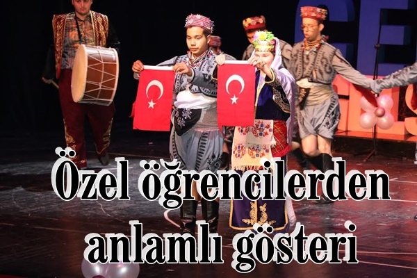 Özel öğrencilerden anlamlı gösteri