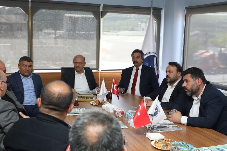 Fikri Işık Dilovası’nda Çalıştı