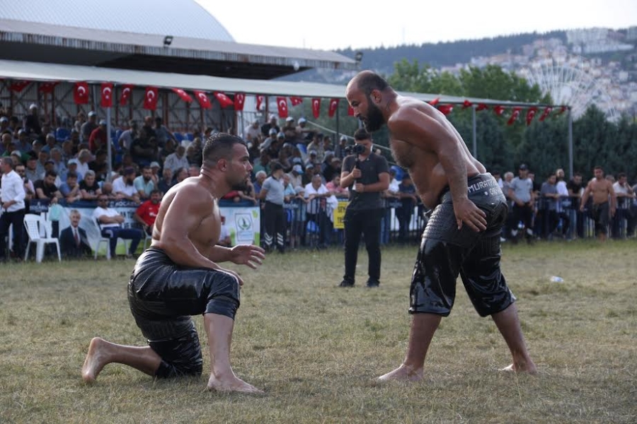 15. Sekapark Altınkemer Yağlı Güreşlerinde Başpehlivan Orhan Okulu