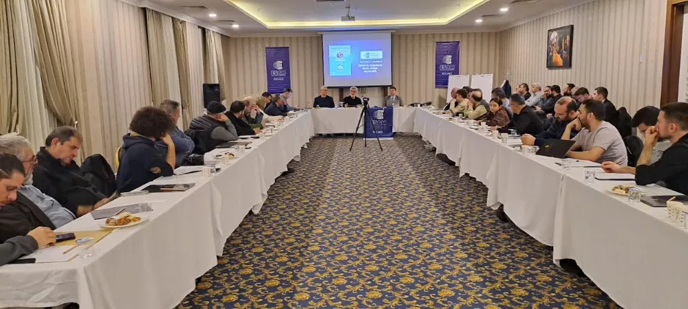 Şener “Toplumun iradesinin olmadığı değişim köleleştirir”