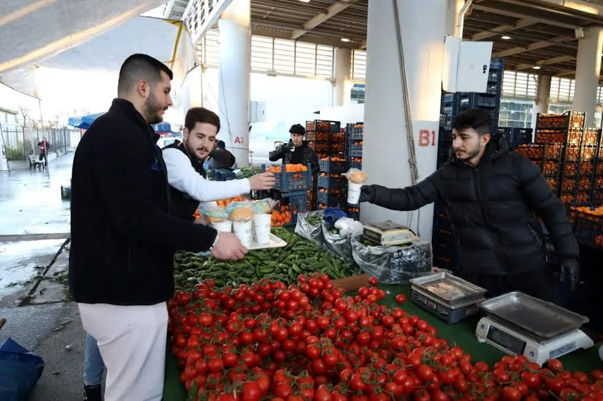 Pazarcı esnafına çorba ikramı