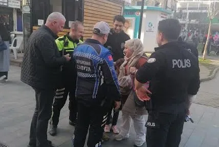 Büyükşehir zabıtası kaybolan 5 çocuğu ailesine kavuşturdu
