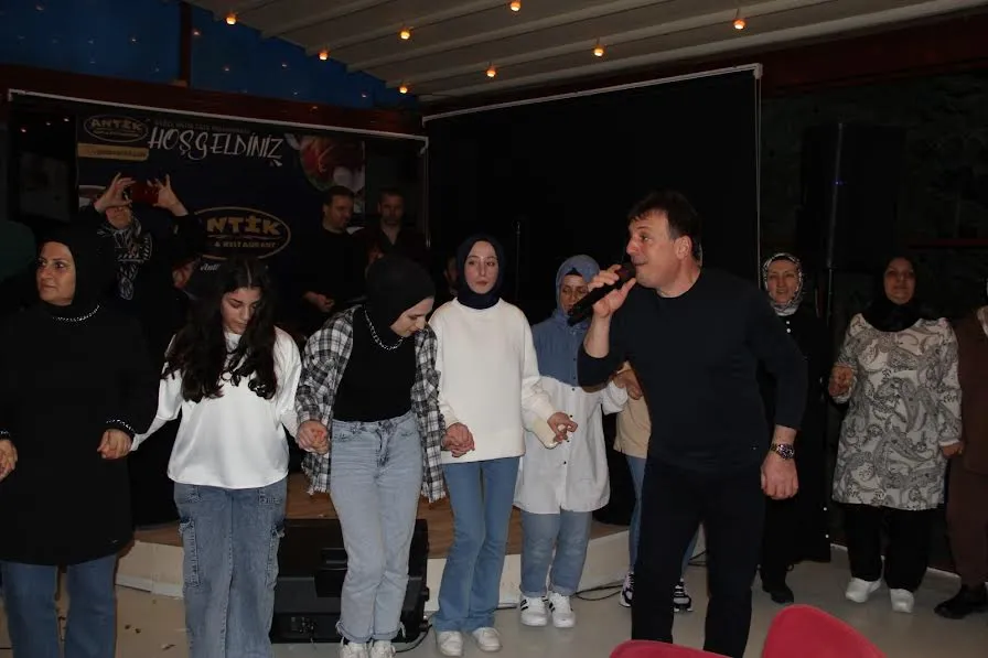 Onay Şahin Rüzgârı, Gebze Antik Cafe