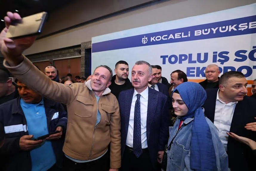 Büyükşehir’de toplu sözleşme coşkusu yaşandı