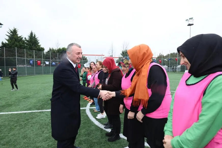 Dünya kadınlar günü maçını dostluk kazandı