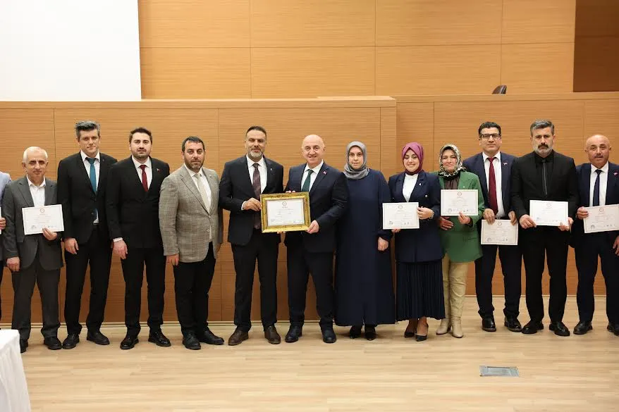 Başkan Bıyık, mazbatasını aldı