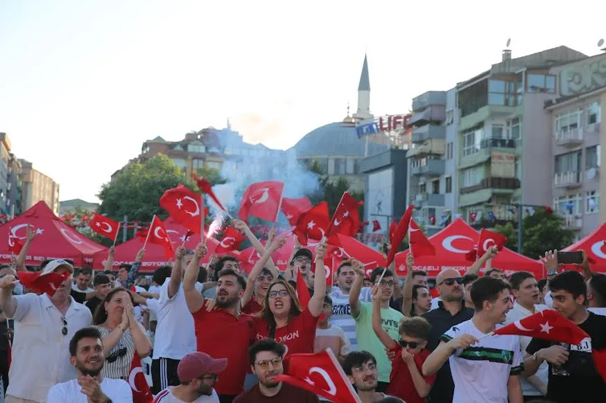 Kent Meydanında Milli Coşku
