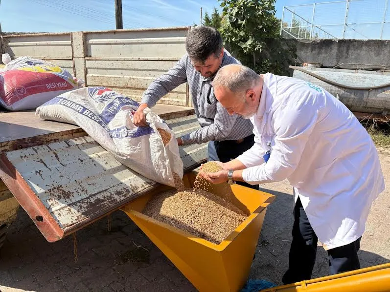 Seyyar selektör makinesi çiftçilerin hizmetinde