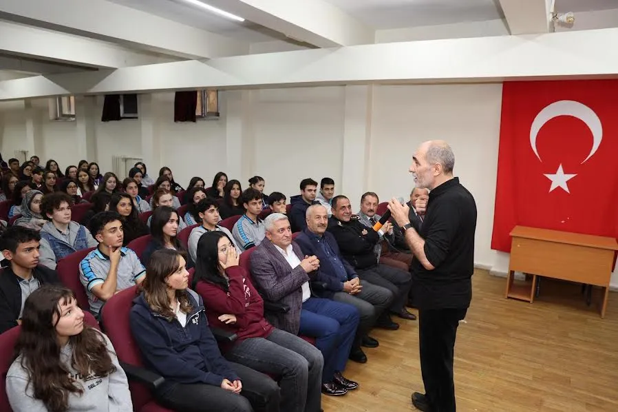 Ahmet Sula’dan Gebzeli Gençlere “Şuurlu Gençlik” Semineri