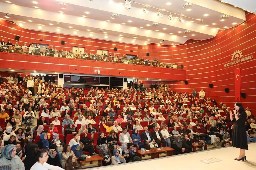 Gebze Okur Projesinde Dilek Cesur Söyleşisi Yoğun İlgi Gördü