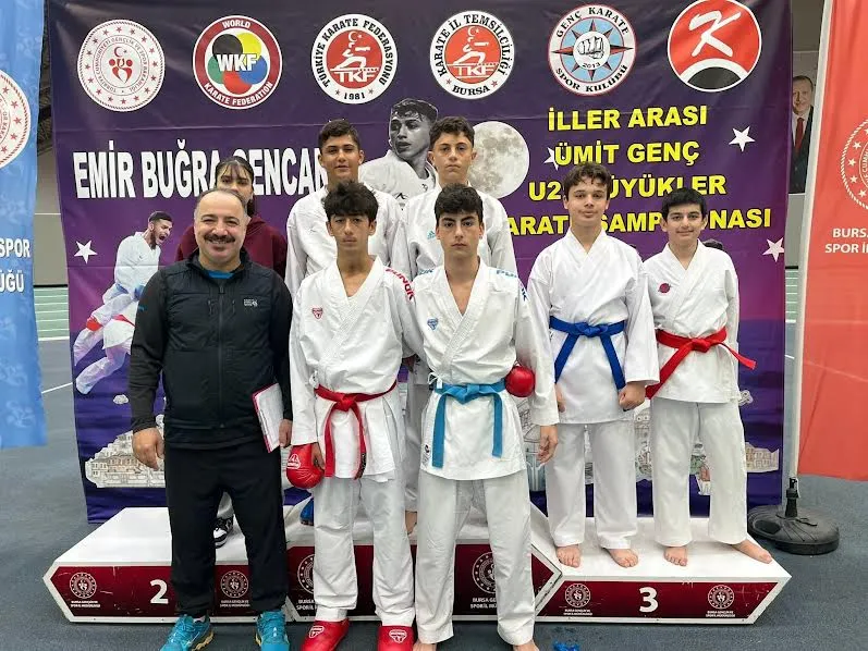ÇAYIROVA BELEDİYESİ KARATE TAKIMI FIRTINASI BURSA
