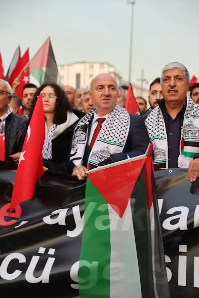 BAŞKAN BIYIK: ‘BİZİM KALBİMİZ GAZZE’DE ATIYOR’