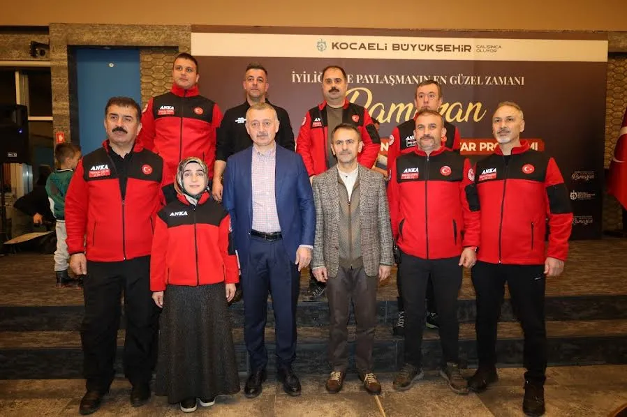 Büyükakın, afet gönüllüleriyle iftar yaptı