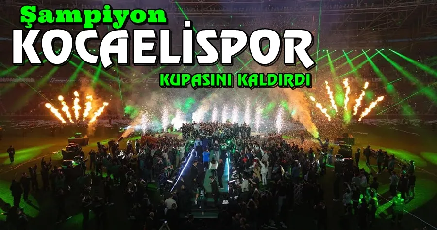 Şampiyon Kupası’nı kaldırdı!