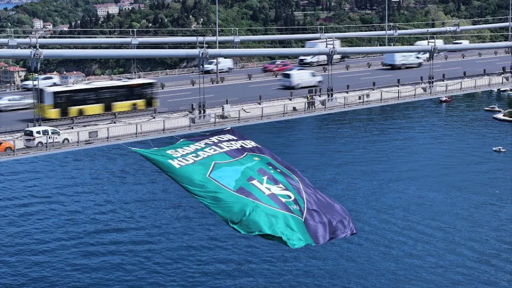 Kocaelispor Bayrağı, İstanbul Boğazı’nda