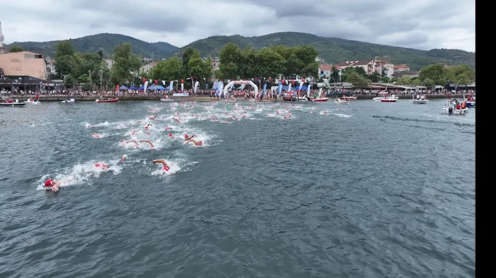 Körfezin iki yakası kulaçlarla birleşti