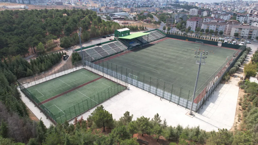 Park ve Bahçeler ekiplerinden çevre düzenleme çalışmaları